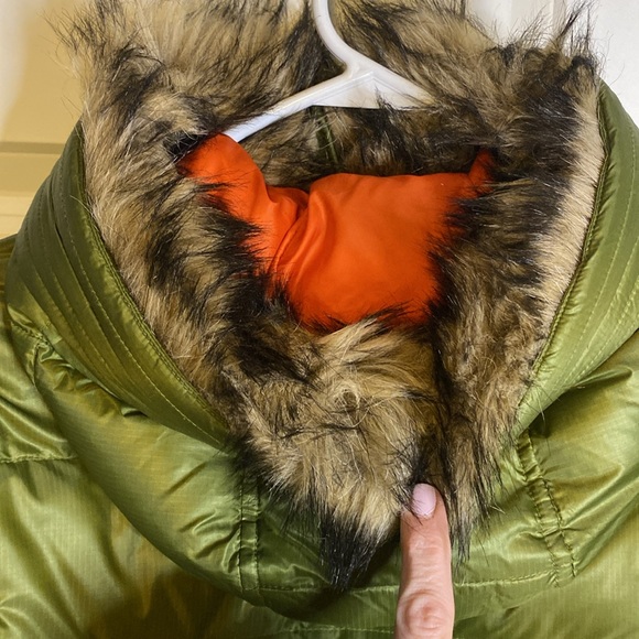 Eddie Bauer Green goose down coat with orange accent & fur trim. Women’s SM - Picture 3 of 9